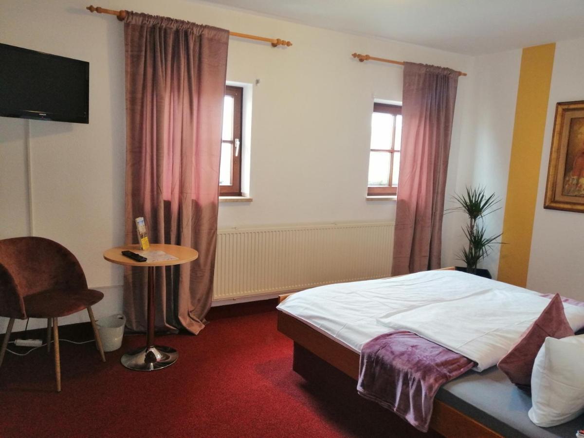Hotel Wilder Mann Feuchtwangen Εξωτερικό φωτογραφία