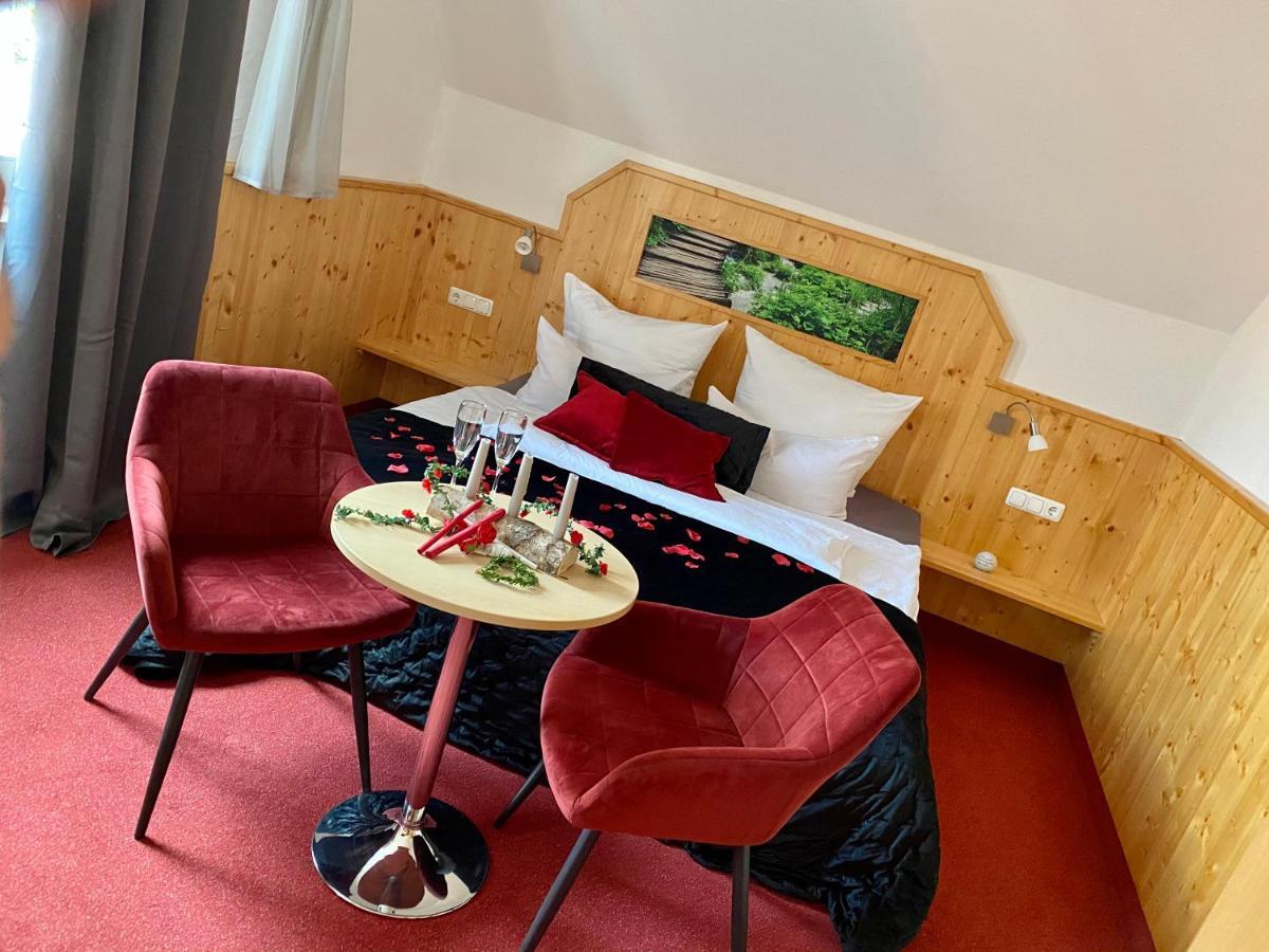 Hotel Wilder Mann Feuchtwangen Εξωτερικό φωτογραφία