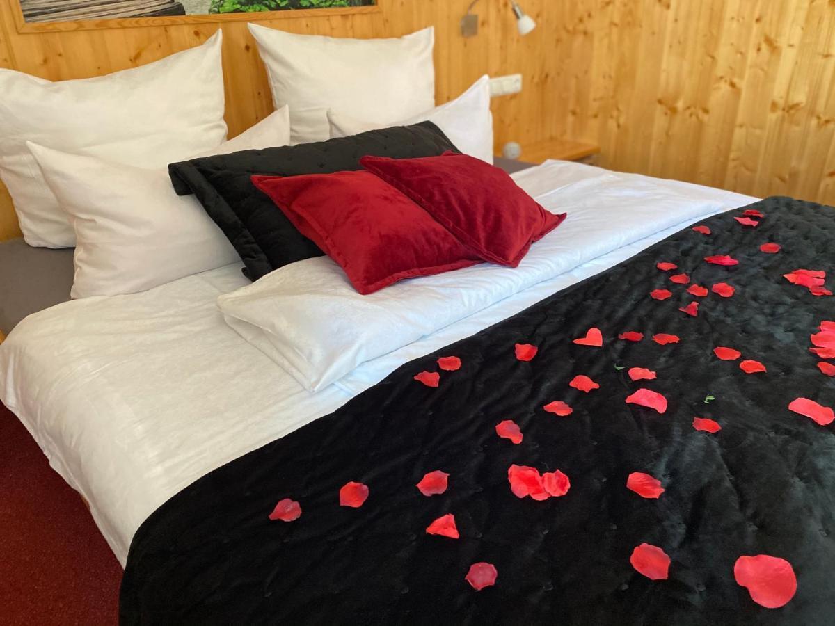 Hotel Wilder Mann Feuchtwangen Εξωτερικό φωτογραφία