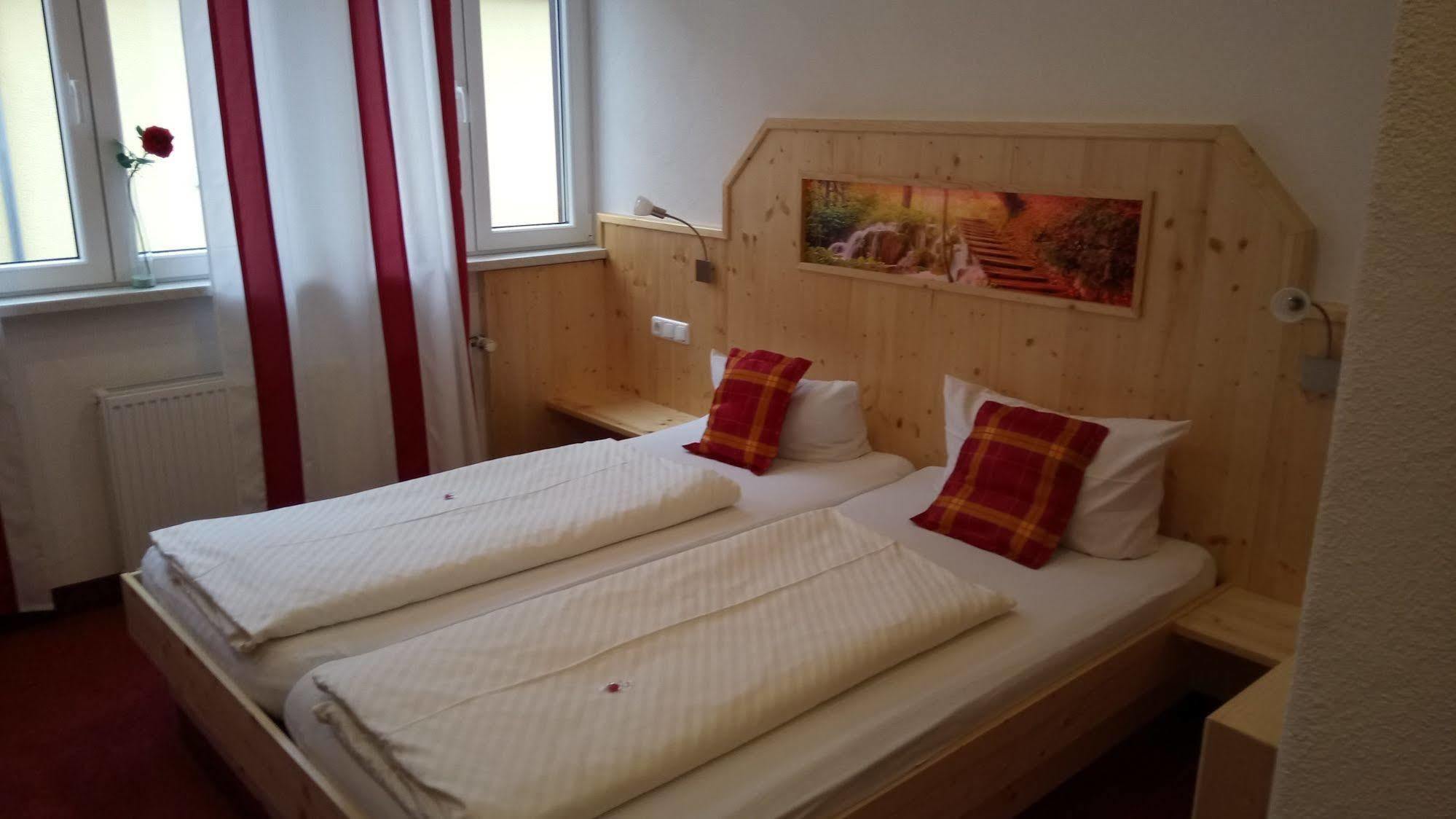 Hotel Wilder Mann Feuchtwangen Εξωτερικό φωτογραφία